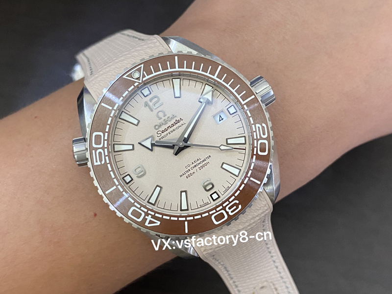 VS廠歐米茄沙丘色海馬600米復刻腕表細節(jié)做工是天花板級別嗎