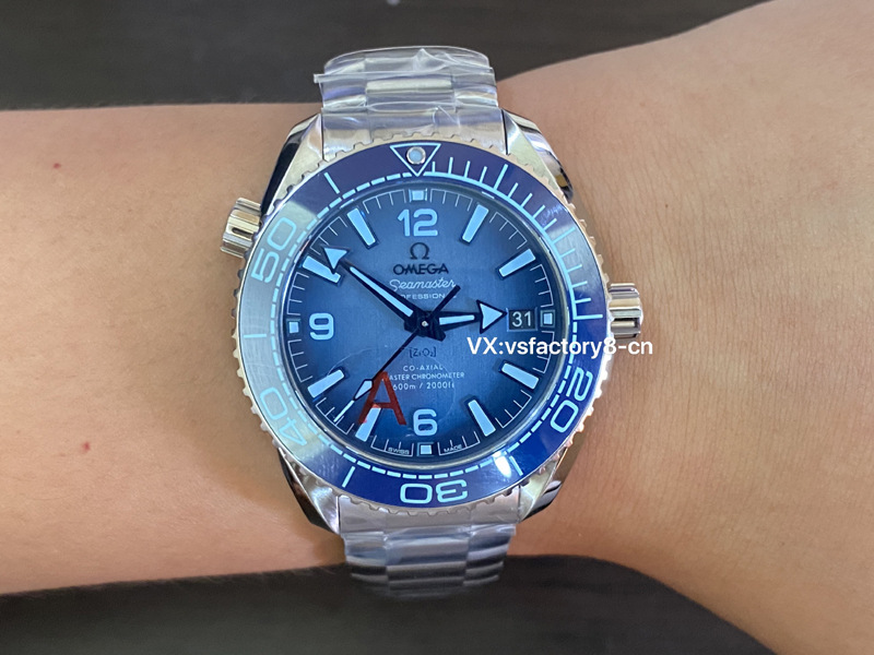 歐米茄39.5m漸變藍(lán)海馬600米海洋宇宙丹東8800機(jī)細(xì)節(jié)做工復(fù)刻還原如何